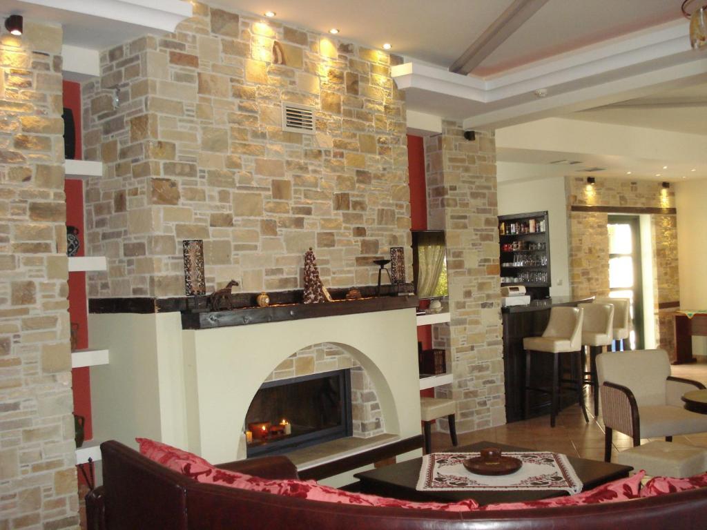Evzin Hotel Káto Loutrákion Extérieur photo